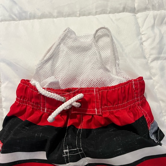 3T boys swim trunks - Picture 2 of 3